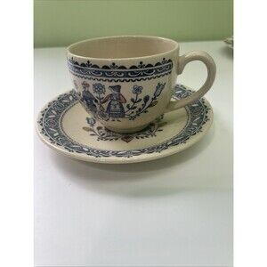 Vtg Staffordshire Johnson Brothers Hearts & Flowers Coffee Cup and Saucers 2 set